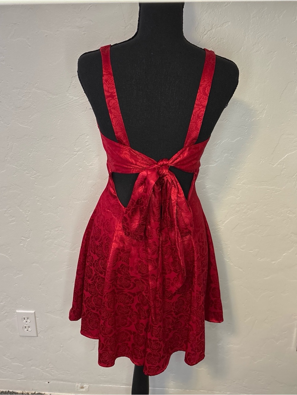 Lucy in the Sky Red Floral Satin V-Neck Skater Dress - Picture 2 of 2